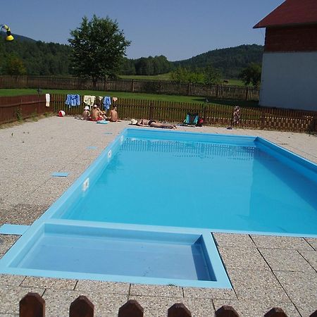 Restaurace A Penzion Ceska Hospoda Heřmanice Buitenkant foto