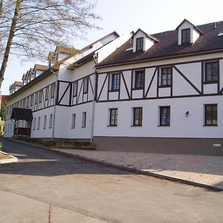 Restaurace A Penzion Ceska Hospoda Heřmanice Buitenkant foto