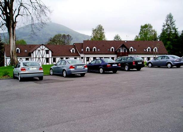 Restaurace A Penzion Ceska Hospoda Heřmanice Buitenkant foto